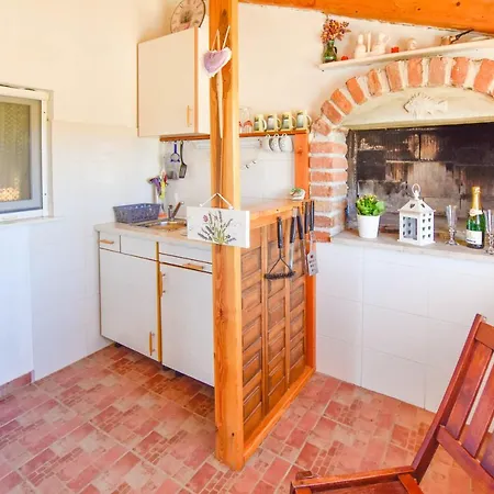 House Livingston Dom wakacyjny Neviđane