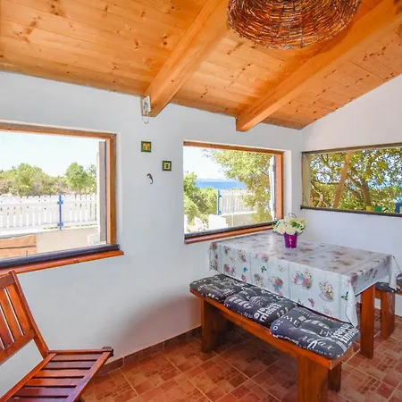 House Livingston Neviđane